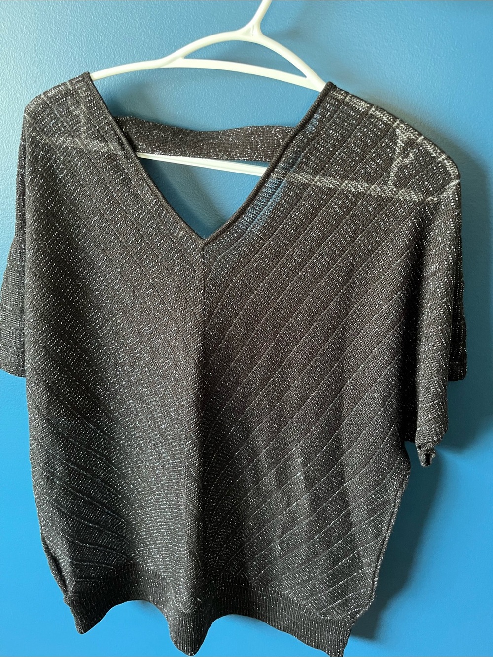 Ladies top - Picture 2 of 2